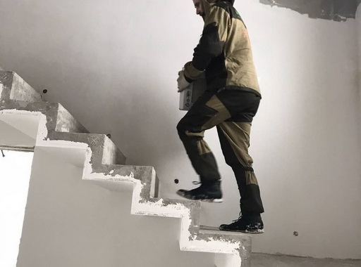 Podnoszenie materiałów budowlanych w Warszawie.