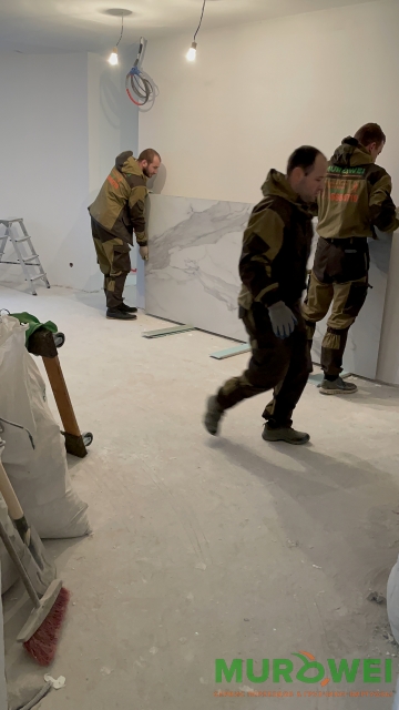 Podnoszenie płyt wielkoformatowych o wymiarach 2600/1200 mm