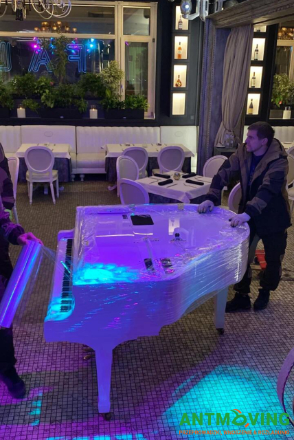 Transport fortepianu na ślub