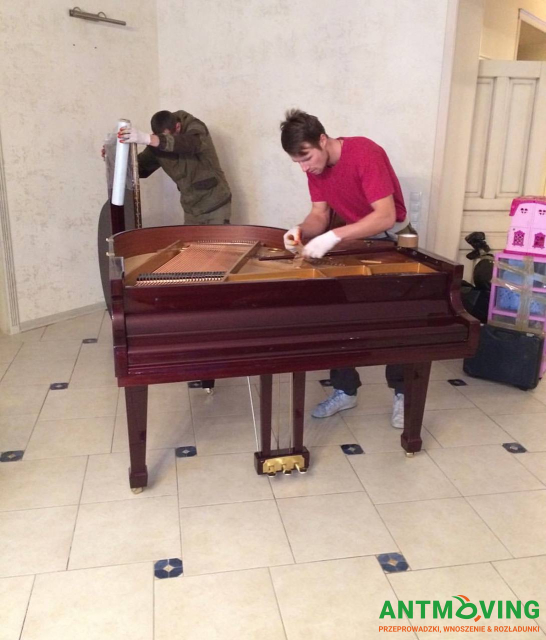 Transport fortepianu na ślub
