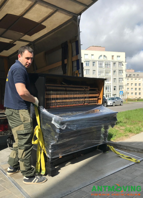 Transport fortepianu na ślub