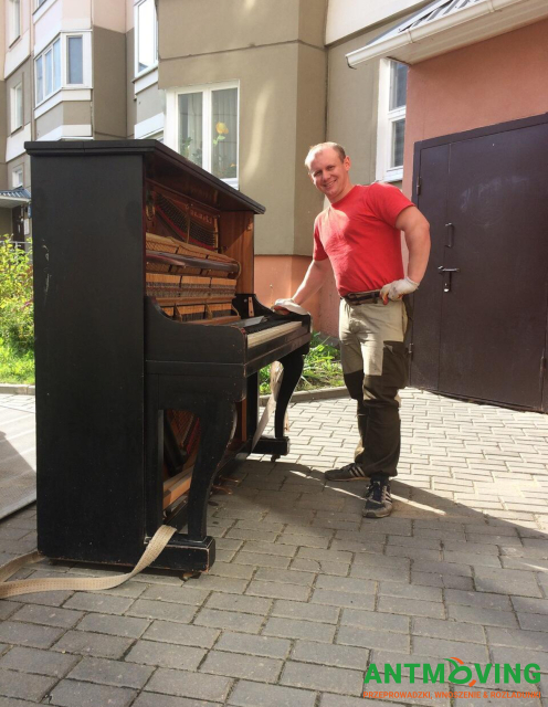 Transport fortepianu na ślub