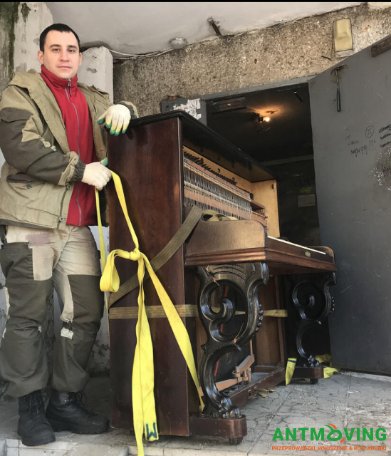 Transport fortepianu na ślub