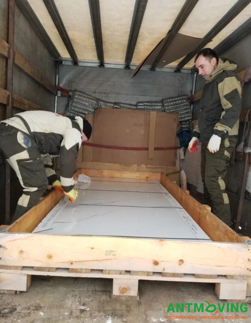 Podnoszenie płyt wielkoformatowych o wymiarach 2600/1200 mm