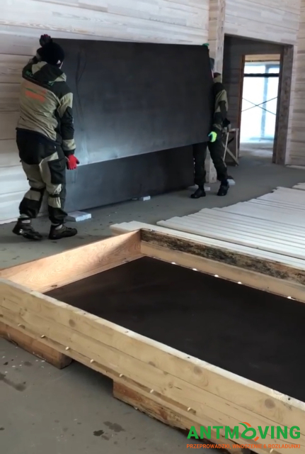 Podnoszenie płyt wielkoformatowych o wymiarach 2600/1200 mm