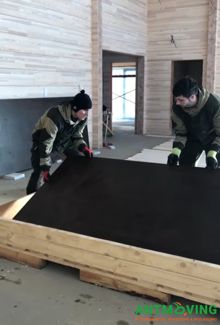 Podnoszenie płyt wielkoformatowych o wymiarach 2600/1200 mm