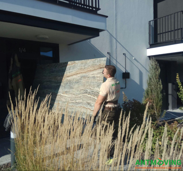 Podnoszenie płyt wielkoformatowych o wymiarach 2600/1200 mm