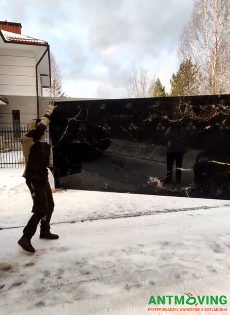 Podnoszenie płyt wielkoformatowych o wymiarach 2600/1200 mm