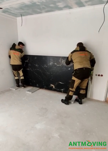 Podnoszenie płyt wielkoformatowych o wymiarach 2600/1200 mm