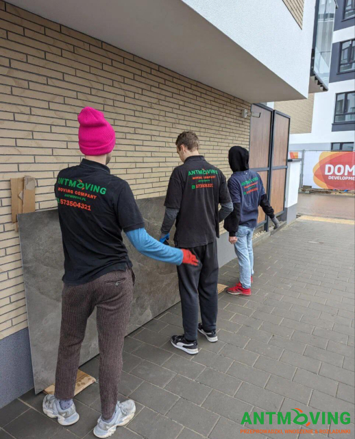 Podnoszenie płyt wielkoformatowych o wymiarach 2600/1200 mm