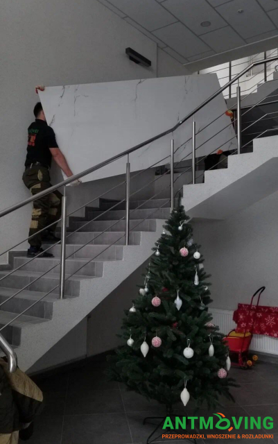 Podnoszenie płyt wielkoformatowych o wymiarach 2600/1200 mm