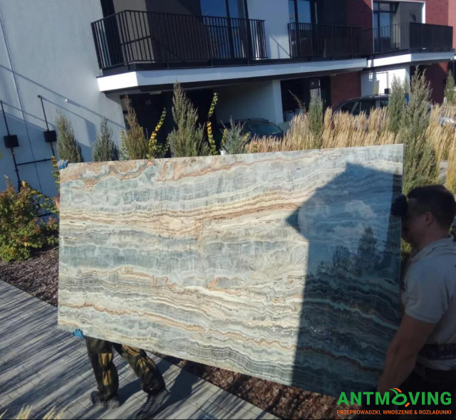 Podnoszenie płyt wielkoformatowych o wymiarach 2600/1200 mm