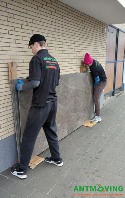 Podnoszenie płyt wielkoformatowych o wymiarach 2600/1200 mm