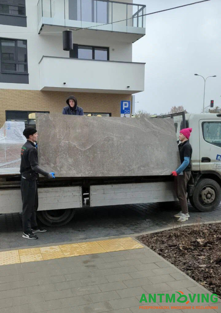 Podnoszenie płyt wielkoformatowych o wymiarach 2600/1200 mm