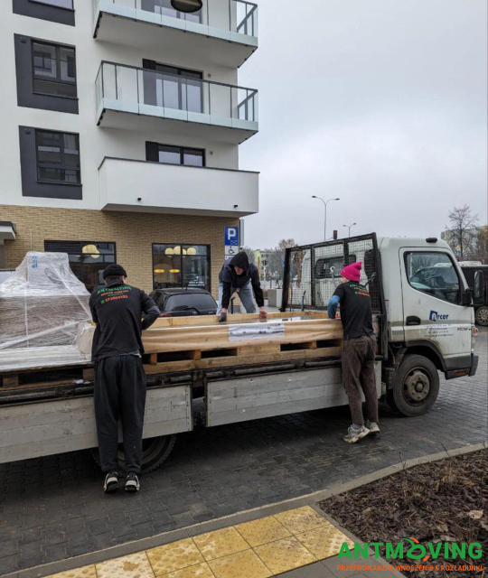 Podnoszenie płyt wielkoformatowych o wymiarach 2600/1200 mm