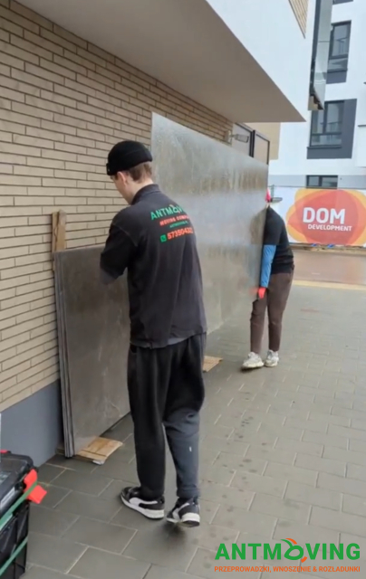 Podnoszenie płyt wielkoformatowych o wymiarach 2600/1200 mm