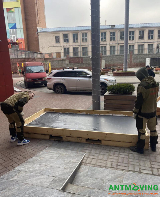 Podnoszenie płytek wielkoformatowych 3200/1600 mm