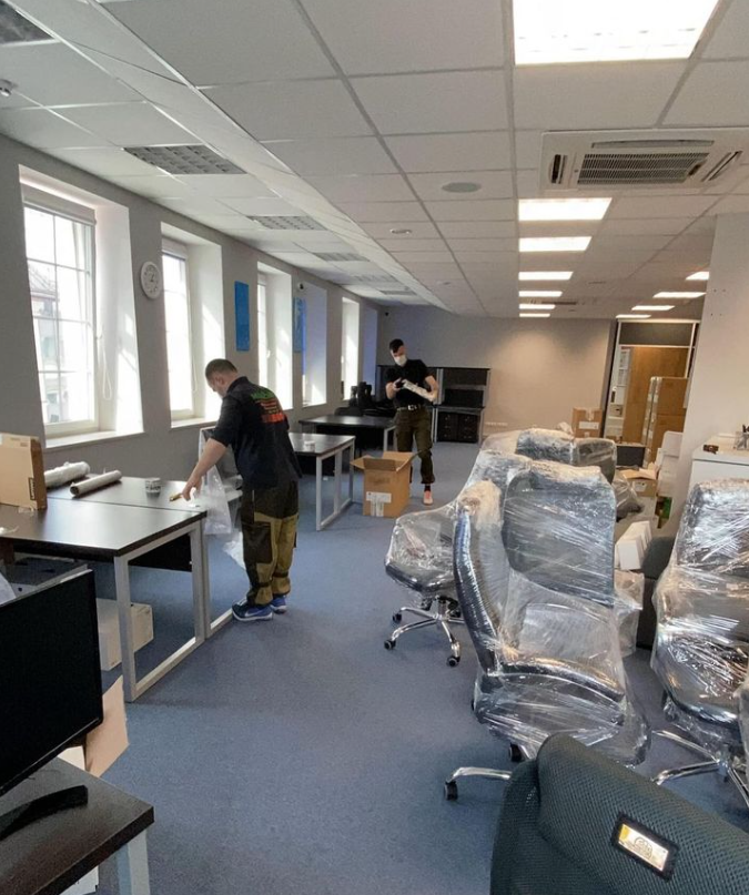 JAK DZIAŁAMY PODCZAS TRANSPORTU BIURA