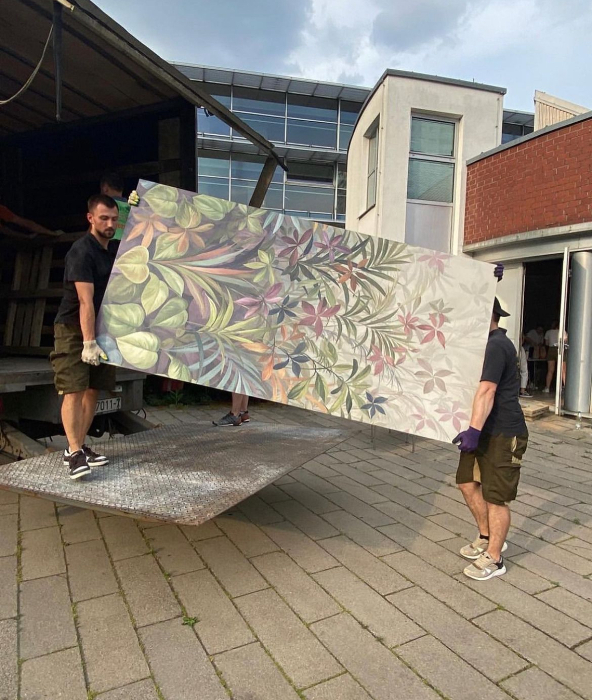 SZEŚĆ POWODÓW ABY WYBRAĆ PŁYTKĘ WIELKOFORMATOWĄ