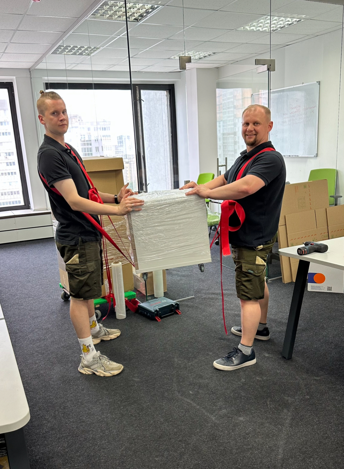 JAK ŁATWO WSZYSTKO ZAPAKOWAĆ I PRZEWIEŹĆ BEZ USZKODZEŃ? PRZECZYTAJ 10 PROSTYCH ZASAD