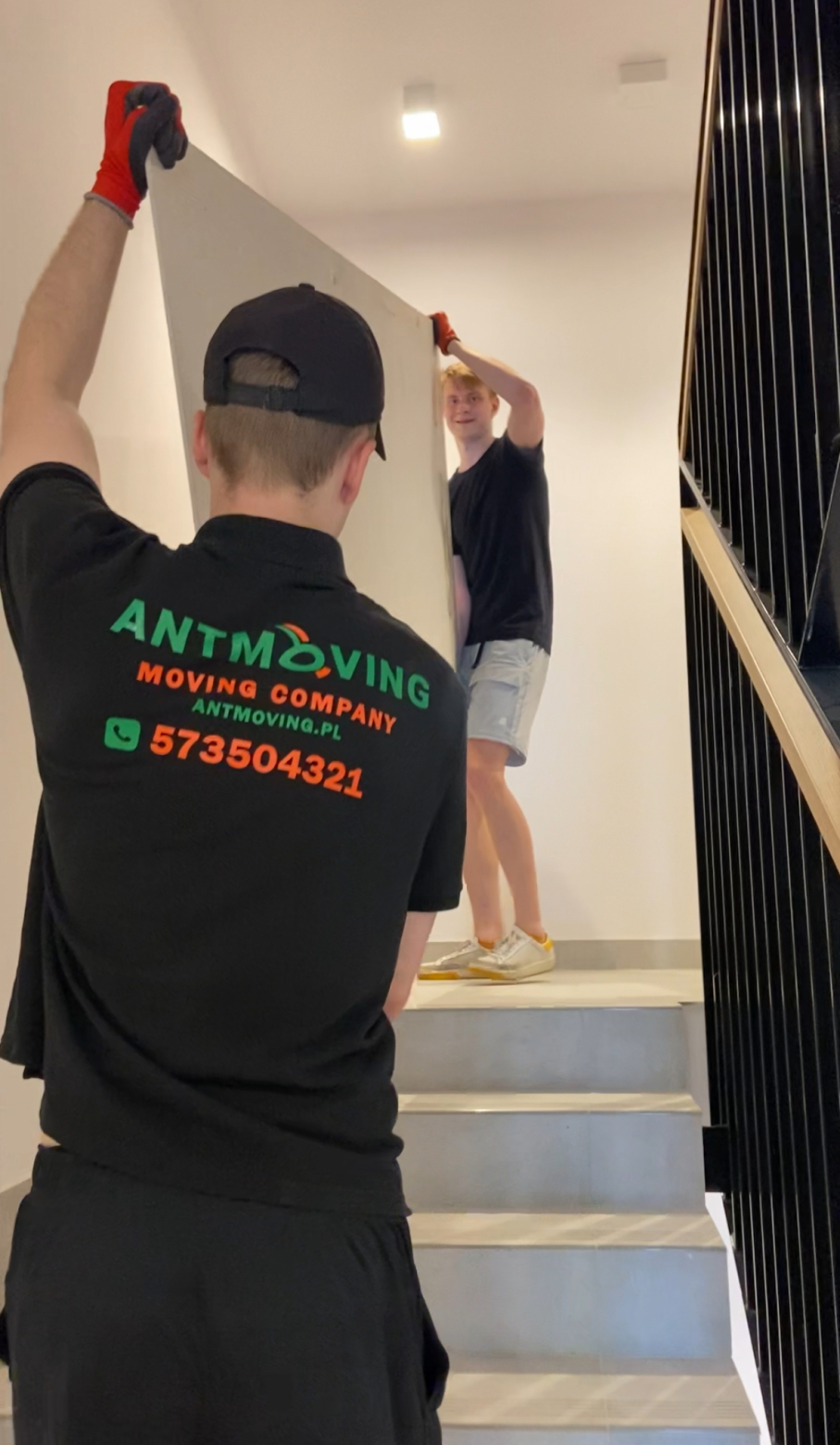 WSZYSTKIE PROBLEMY ZNIKNA, KIEDY POJAWI SIĘ ZESPÓŁ ANTMOVING