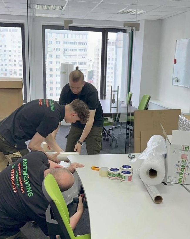 NIC NIE USZKODZIMY PODCZAS PRACY