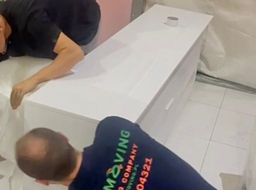 JAK TRANSPORTOWAĆ DUŻE MEBLE?