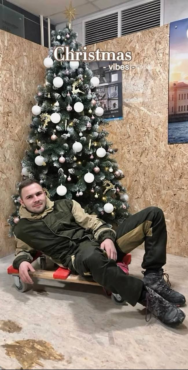 PRACUJEMY W ŚWIĘTA