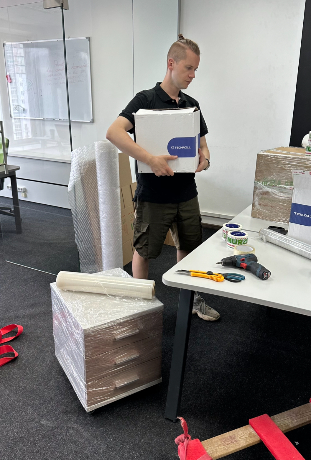 PRZENOSISZ BIURO? Z ANTMOVING TO PROSTE!