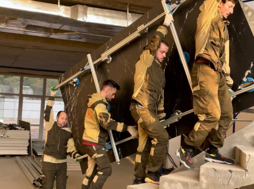 WNOSZENIE WIELKOFORMATOWYCH PŁYTEK DO MIESZKANIA?