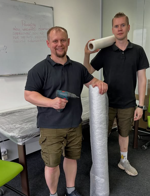 PROFESJONALNY TRANSPORT BIURA – KROK PO KROKU Z ANTMOVING.PL