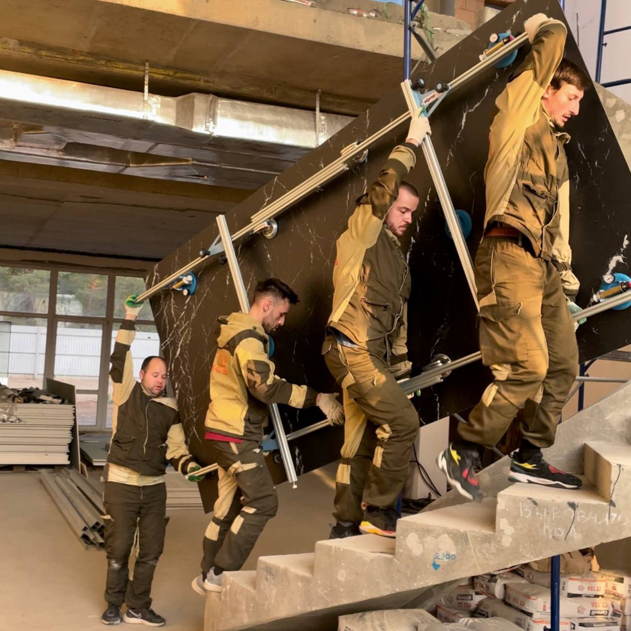 NIE RYZYKUJ BÓLU PLECÓW!